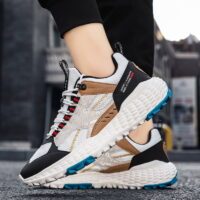 Round Toe Low-cut Flying Knit Men's Shoes - Image 2